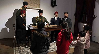 Çocuklar ve aileler arkeoloji müzesinde tarihe yolculuk yaptı