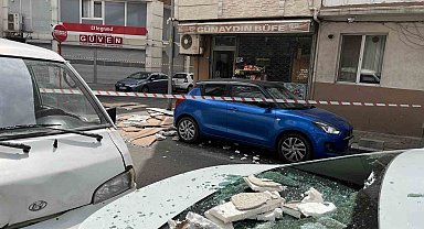 Çorlu'da binanın dış cephesi çöktü