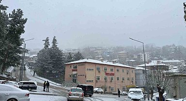 Çorum'da kar yağışı etkili oluyor