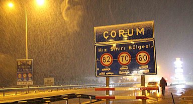 Çorum'da Nisan karı: Ekipler yollarda teyakkuza geçti