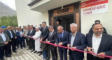 Çukurca'da yapımı tamamlanan cami dualarla ibadete açıldı