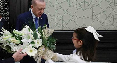 Cumhurbaşkanı Erdoğan, 23 Nisan'da minik misafirlerini ağırladı