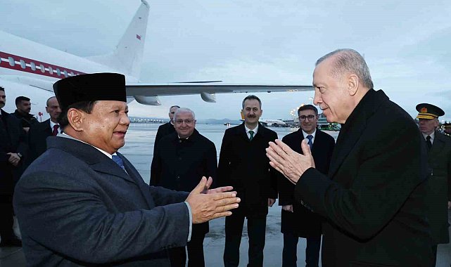 Cumhurbaşkanı Erdoğan, Endonezya Cumhurbaşkanı Subianto'yu havalimanında karşıladı