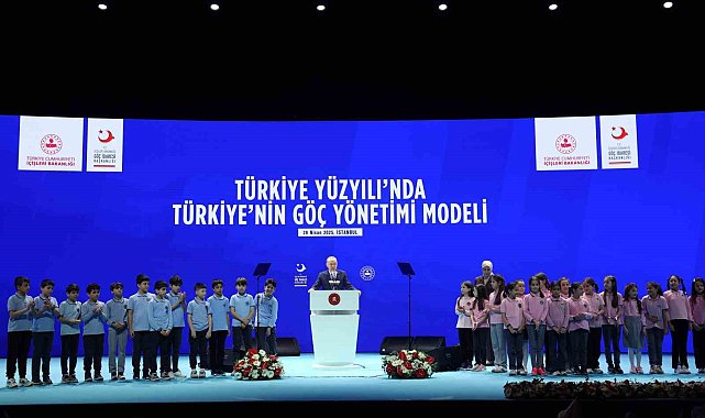 Cumhurbaşkanı Erdoğan: "Dünya nüfusunun yüzde 3,6'sı göçmen. Botlar şişlenerek öldürülen göçmenler var. Bunları hep birlikte gördük, yaşadık. İmkanları sınırlı ülkeler kapasitelerinin çok üzerinde yük alıyor, yardım elini uzatıyor."