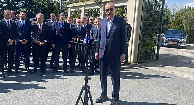 Cumhurbaşkanı Erdoğan, "Türkiye dipdiri ayaktadır, dipdiri gündemi elinde tutmaktadır"