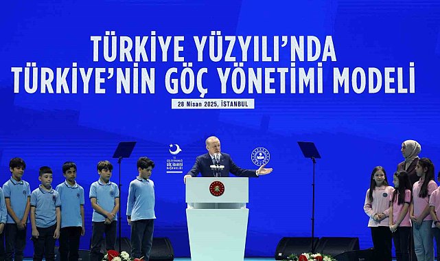 Cumhurbaşkanı Erdoğan "Türkiye'de toplam 4 milyon 33 bin göçmen var"