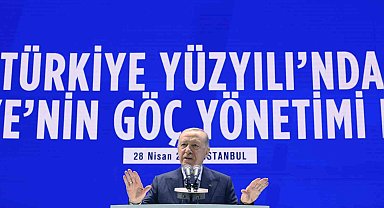 Cumhurbaşkanı Recep Tayyip Erdoğan: "Suriye'de istikrar sağlandıkça geri dönenlerin sayısı artıyor. Esad rejiminden sonra geri dönüşler 200 bini buldu. Suriye'ye dönen sayısı toplam 931 bin 450 kişi."