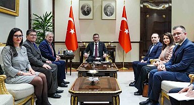 Cumhurbaşkanı Yardımcısı Yılmaz, Şili Dışişleri Bakanı Klaveren ile görüştü
