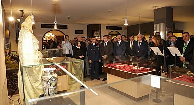 Cumhuriyet'in 102. yılına özel "100+2 Süreli Sergi Projesi" Kütahya'da açıldı