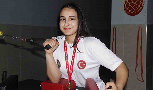 Demir bilek Rabia'nın hedefi dünya şampiyonluğu
