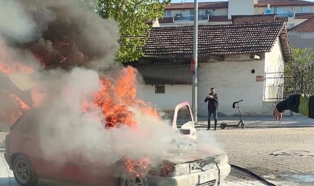 Denizli'de bakımdan çıkan otomobil alev topuna döndü