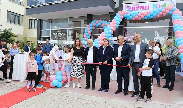 Denizli'de çocuk giyim modasının yeni buluşma noktası Suzan Kids hizmete açıldı