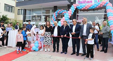 Denizli'de çocuk giyim modasının yeni buluşma noktası Suzan Kids hizmete açıldı