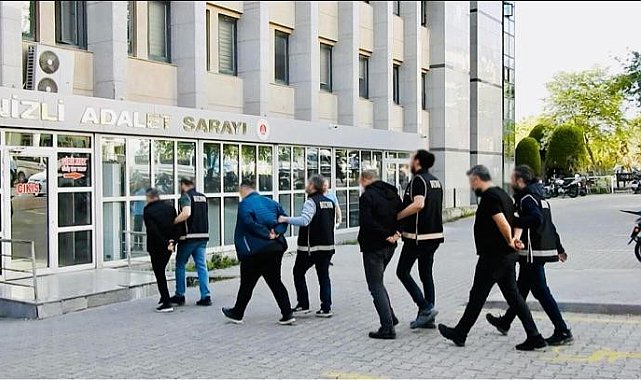 Denizli'de kredi kartı komisyoncularına operasyon düzenlendi