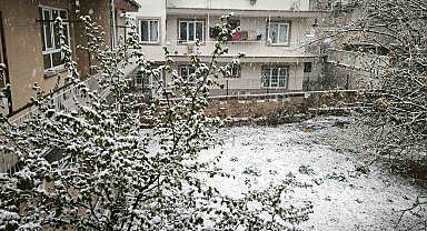 Denizli'ye Nisan ayında kar bereketi