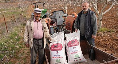 Denizli'de çiftçinin yüzü Büyükşehirle gülüyor