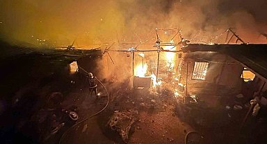 Depo olarak kullanılan müstakil yangında harabeye döndü