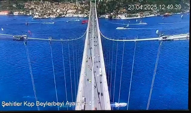 Deprem anı 15 Temmuz Şehitler Köprüsü'nün kamerasına yansıdı