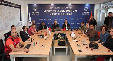 Deprem sonrası Ataşehir'de kriz masası kuruldu
