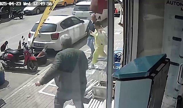 Depremden kaçış anları kameraya yansıdı