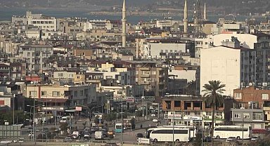 Depremle birlikte kira fiyatlarının tavan yaptığı İskenderun'da Suriyelilerin dönüşü ve afet konutlarının teslimi fiyatları düşürmeye başladı