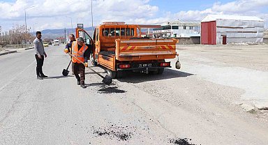 Diyadin'de karayollarında yama çalışması