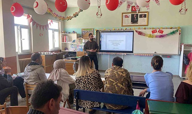 Diyadin'de öğretmenlere dil terapisi üzerine sunum yapıldı