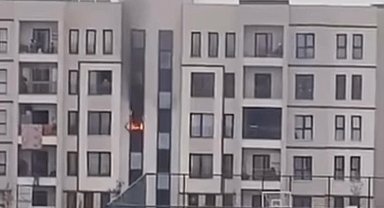 Diyarbakır'da bina yangını: 3'ü çocuk 5 kişi dumandan etkilendi