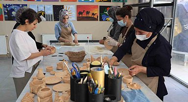 Diyarbakır'da öğrencilerden ev hanımlarına 300 kursiyer, kendi işini kuracak düzeyde eğitim alıyor