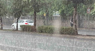 Diyarbakır'da sağanak hayatı felç etti