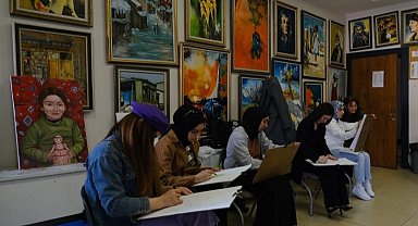 Diyarbakır'da ücretsiz kültür kursları sürüyor