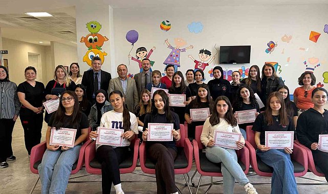 Döşemealtı Devlet Hastanesi'nde Çocuk Poliklinikleri sanatla renklendi