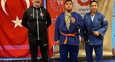 Down Sendromlu Samet şampiyon oldu