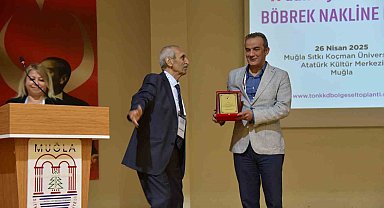 Dr. Fatih Kacıroğlu'na anlamlı ödül