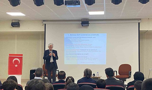Dünyaca ünlü fizikçi ortaokul öğrencileri ile bir araya geldi