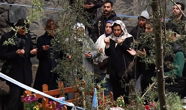 Duruşma sonrası ailesinden Mattia Ahmet Minguzzi'nin tahrip edilen mezarına ziyaret
