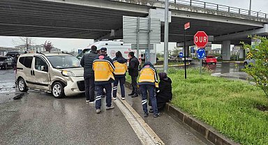 Düzce'de iki otomobil çarpıştı: 2 yaralı