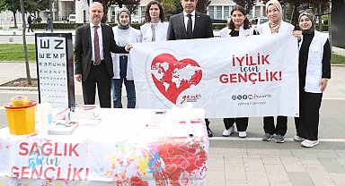 Düzce'de sağlıkçılar sokağa indi