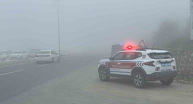 Düzce'de yoğun sis görüş mesafesini 5 metreye düşürdü