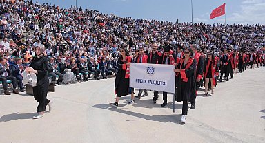 EBYÜ'nün Akademik Yılı Mezuniyet Töreni 20 Haziran'da
