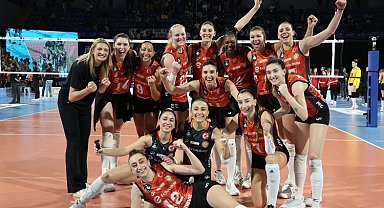 Eczacıbaşı Dynavit, AXA Sigorta Kupa Voley final biletini aldı