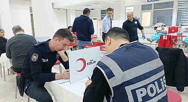 Edirne polisinden kan bağışına destek