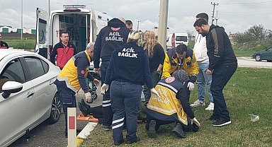 Edirne'de iki otomobil çarpıştı: 2 yaralı