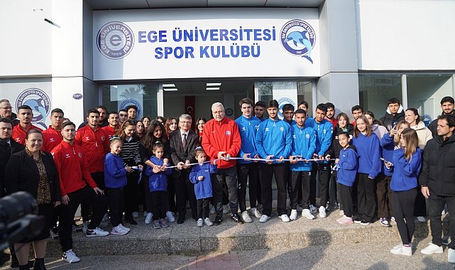 Ege Üniversitesi Spor Kulübü, sualtı ragbisi ile göz kamaştırıyor