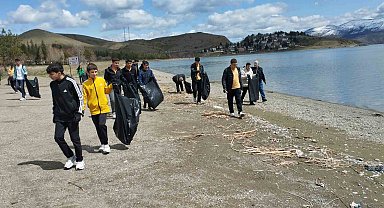 Elazığ Hazar Gölü çevresinde temizlik yapıldı