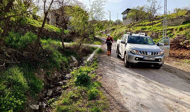 Elazığ'da larva ile mücadele sürüyor