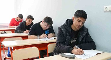 Elazığ'da öğrencilere ücretsiz deneme sınavı