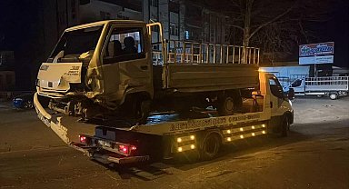Elazığ'da otomobil ile kamyonet çarpıştı: 1 yaralı