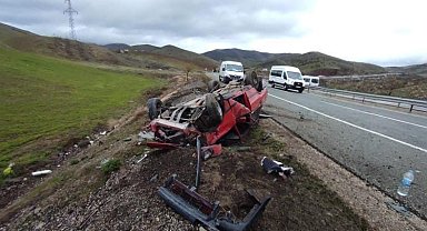 Elazığ'da otomobil takla attı: 3 yaralı