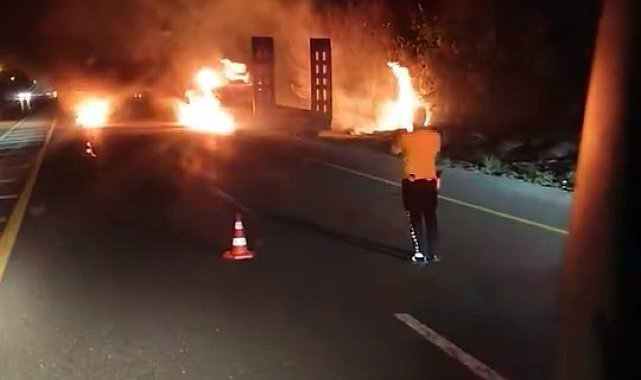 Elazığ'da tır alev alev yandı